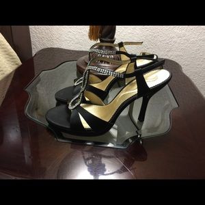 Beautiful Nina heels, very comfortable